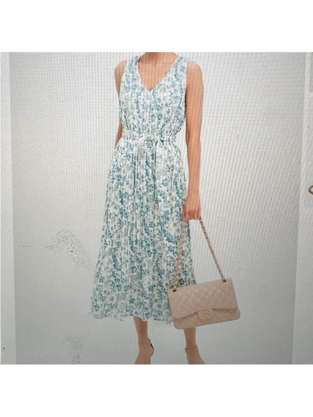 Tuckernuck Sleeveless Floral Alina Dress - Light Blue/White